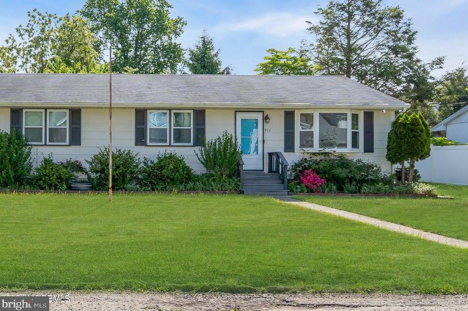911 Red Bank Ave, Ocean Gate, NJ 08740-1459