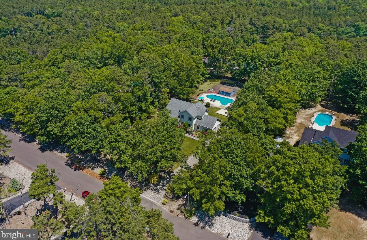 15 Carolyn Dr, Tuckerton, NJ 08087-9601