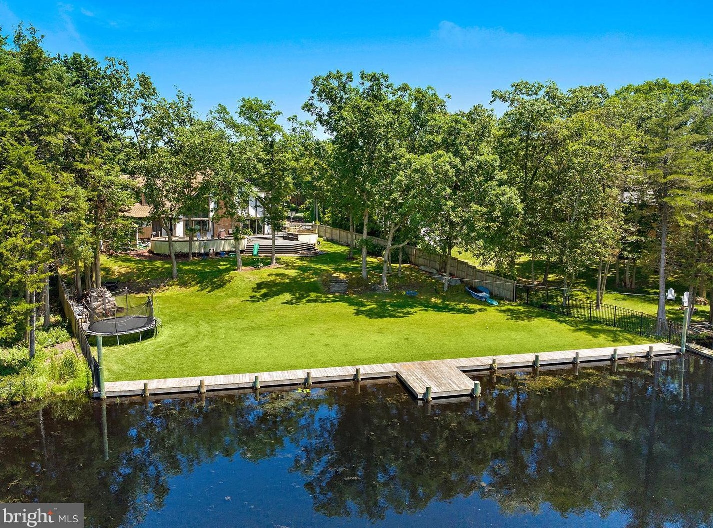 135 N Lakeshore Dr, Stafford Township, NJ 08050