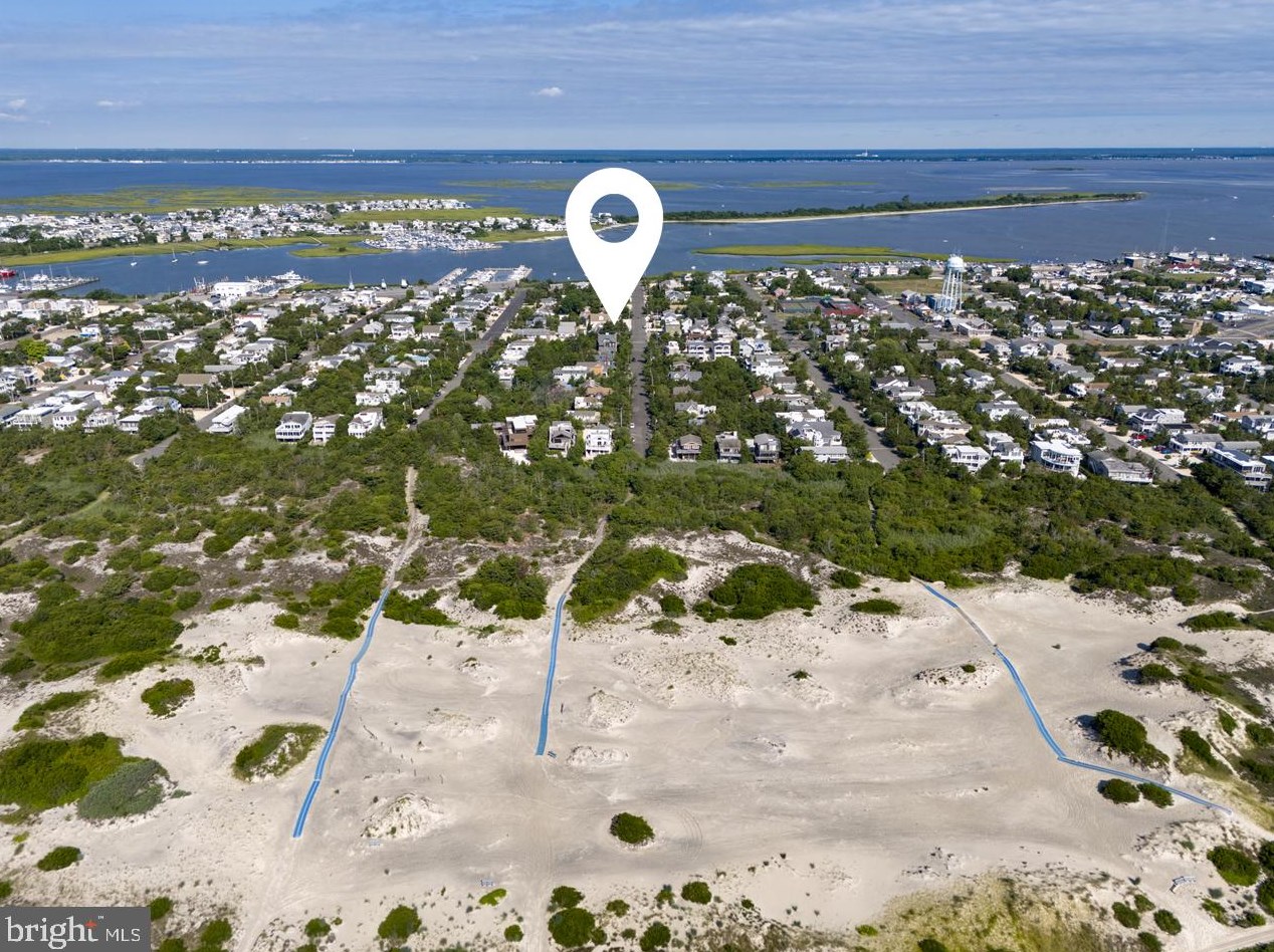 2 W 12th St, Barnegat Light, NJ 08006