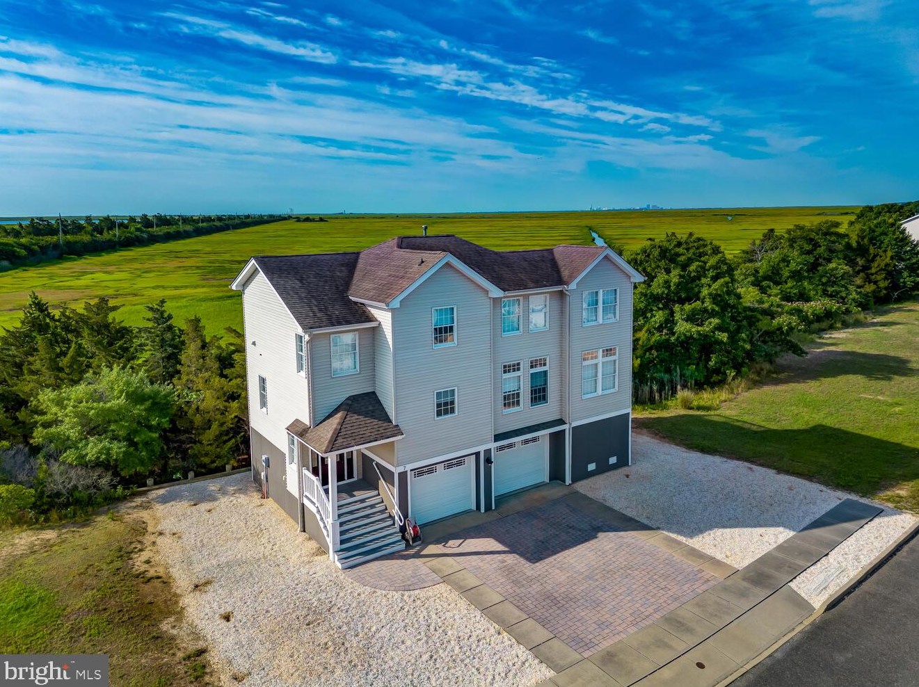 7 Sea Isle Dr, Tuckerton, NJ 08087