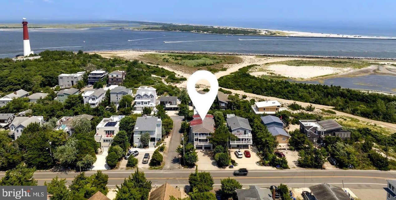 7 W 4th St, Barnegat Light, NJ 08006