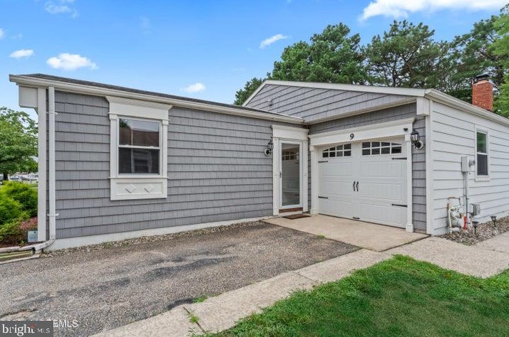 9 Lumsden St, Toms River, NJ 08757-6133