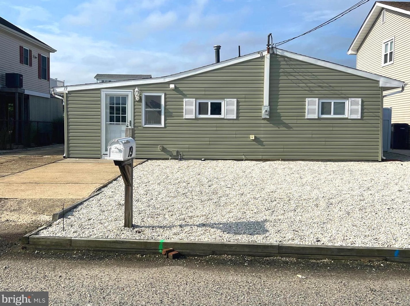 19 W Thames Rd, Tuckerton, NJ 08087