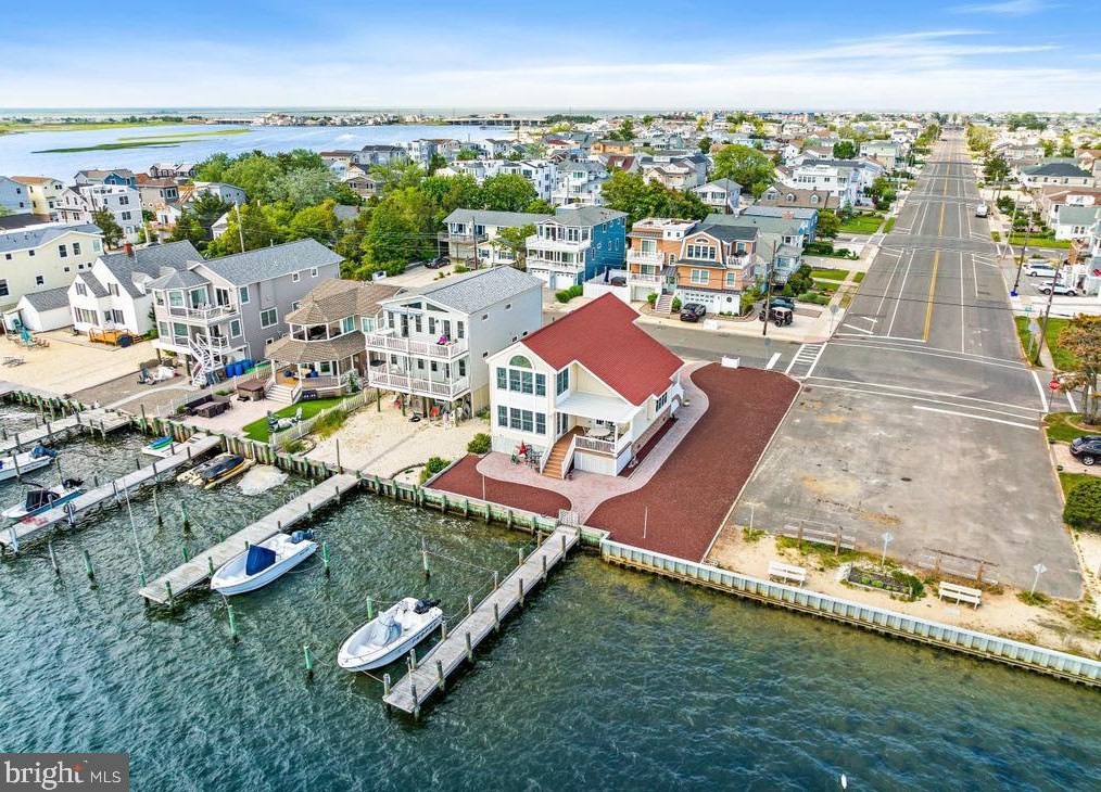300 W 19th St, Long Beach Township, NJ 08008