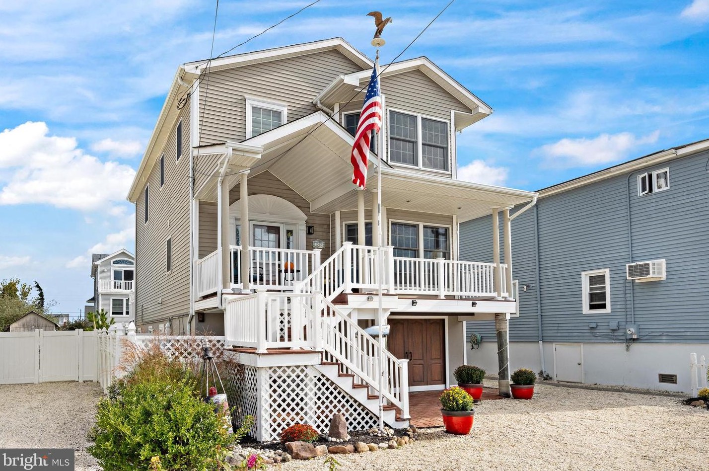 249 W 17th St, Long Beach Township, NJ 08008