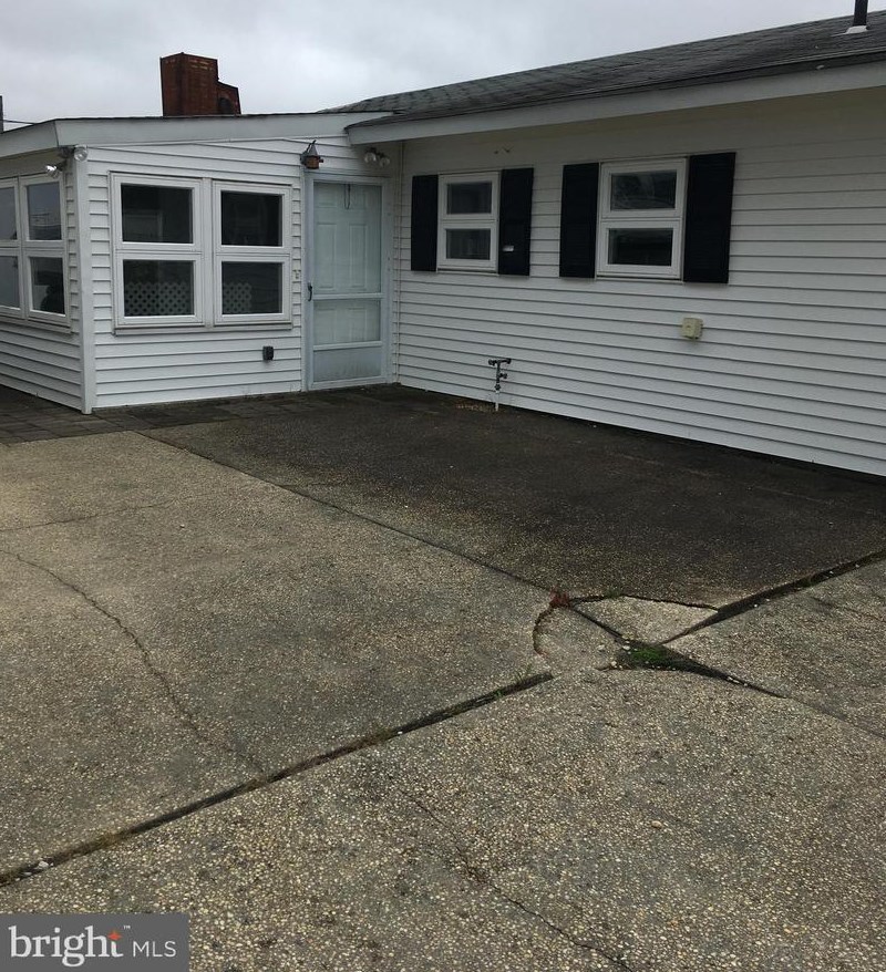 19 Portland Dr, Tuckerton, NJ 08087-1213