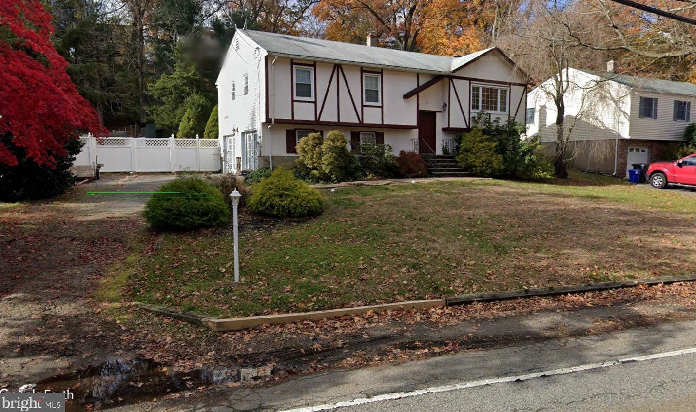 440 Conklintown Rd, Skyline Lakes, NJ 07456