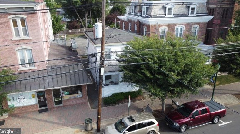 54 Somerset St, Raritan, NJ 08869-2139