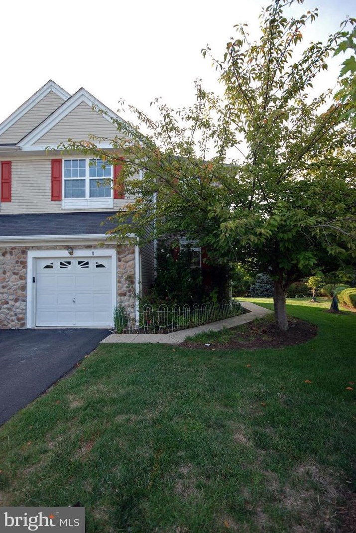 11 River Birch Cir, Princeton, NJ 08540