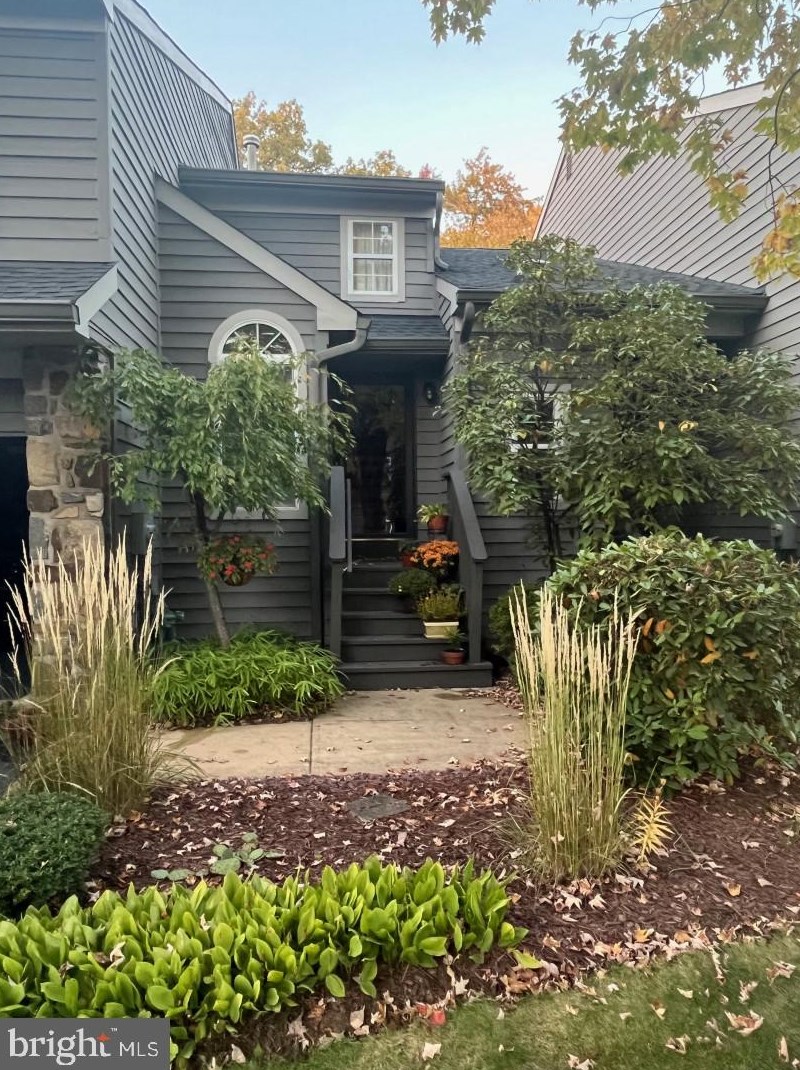 15 Andover Cir, Princeton, NJ 08540