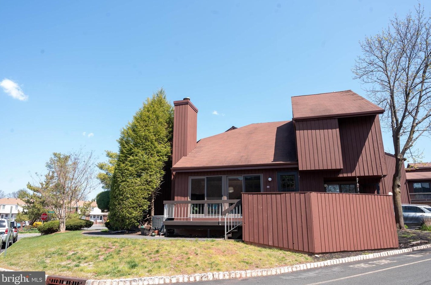 59 Taurus Dr, Millstone NJ 08844-5072 exterior