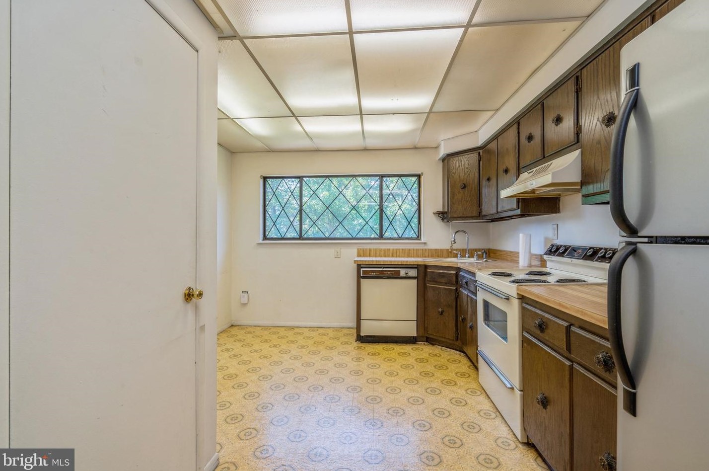 899 Merritt Dr, Millstone, NJ 08844-5306