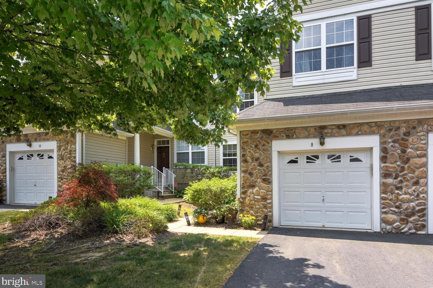 8 Scarlet Oak Dr, Princeton, NJ 08540