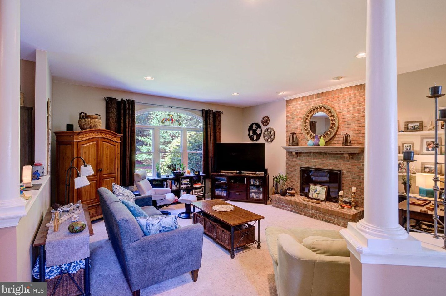 68 Murray Dr, Millstone NJ 08844-2542 exterior