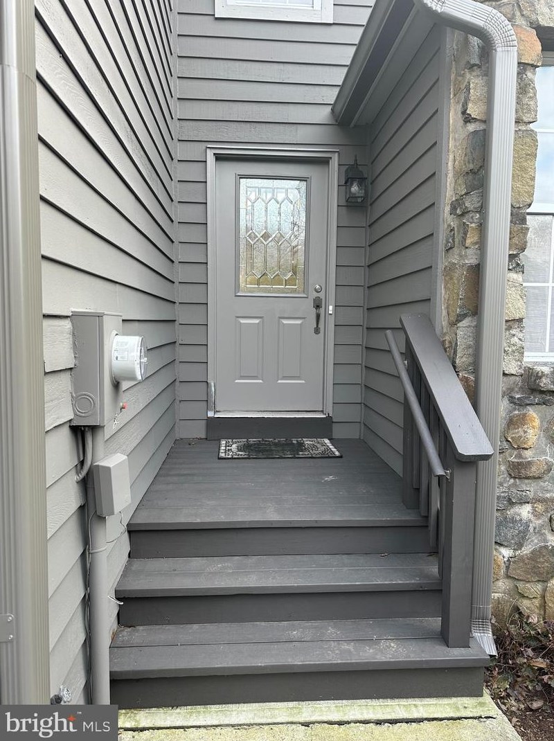 21 Andover Cir, Princeton, NJ 08540