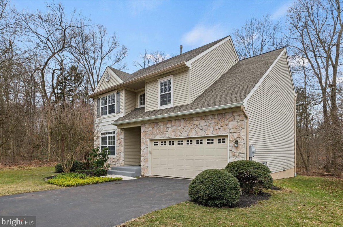8 Lehigh Ct, Princeton, NJ 08540-7926