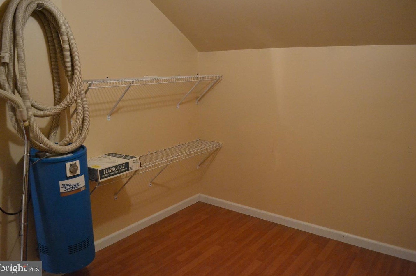 8 Brookline Ct, Princeton NJ 08540-1741 exterior