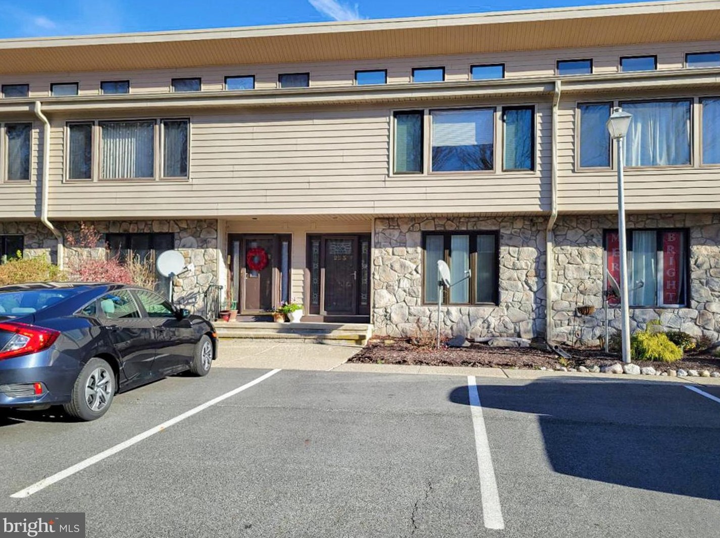 223 Cherokee Rd, Lafayette, NJ 07848