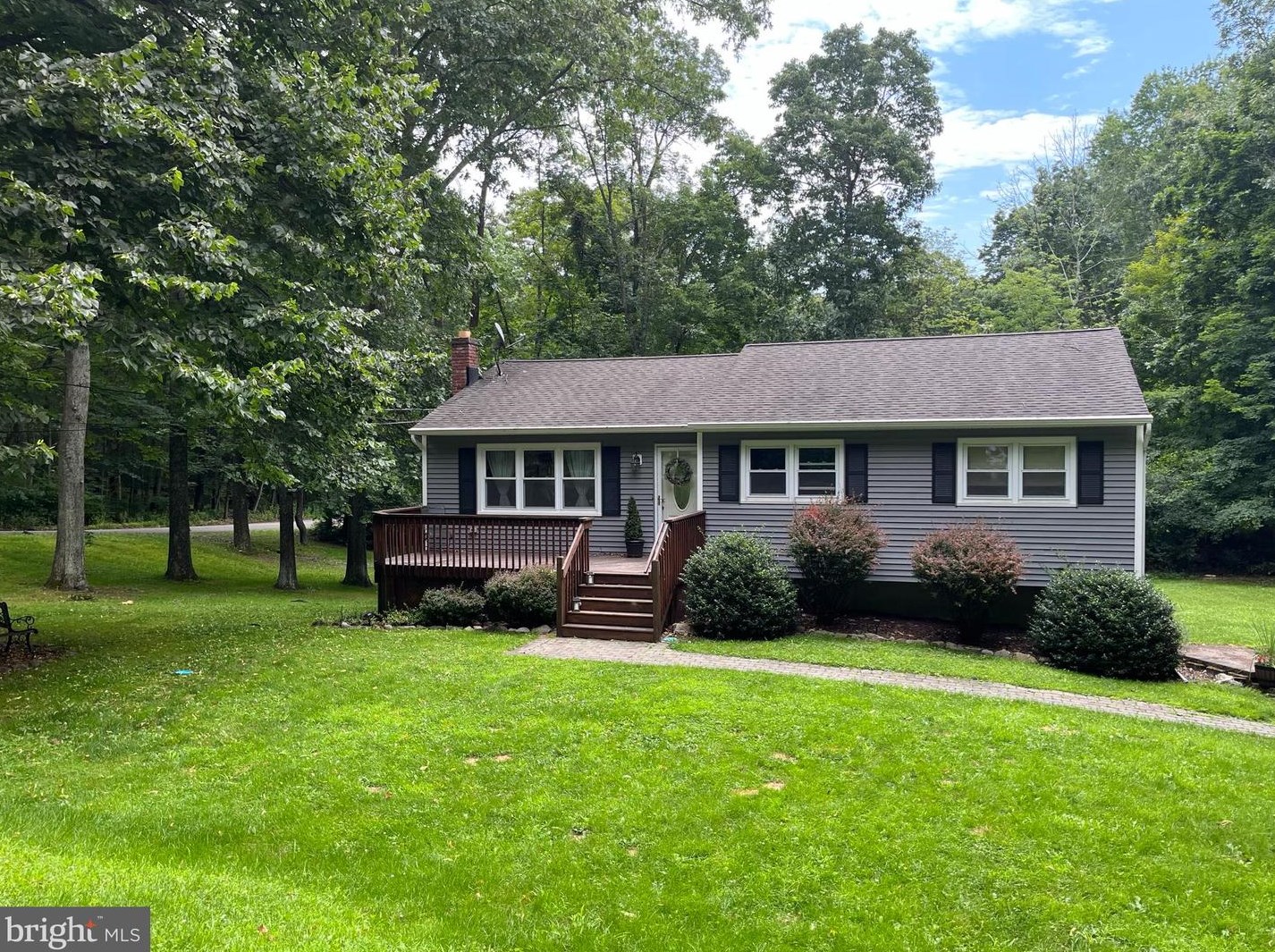 912 Aspen Dr, Fredon, NJ 07860-4232