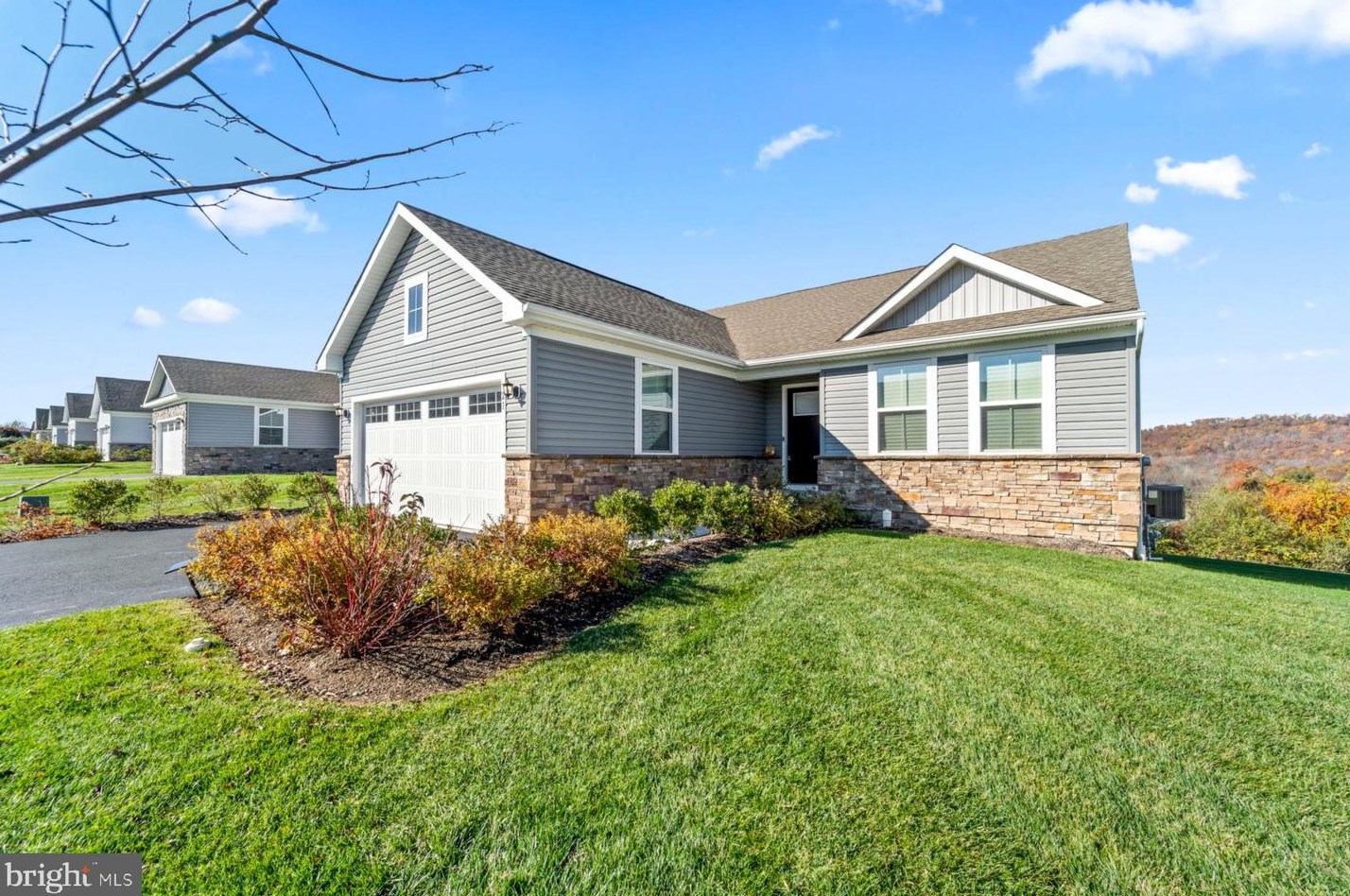21 Coventry Rd, Hardyston, NJ 07419-1529