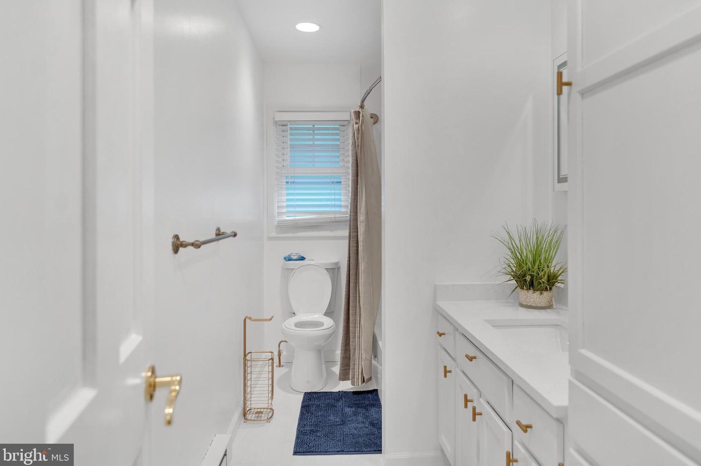 25 Sleepy Holw Rd, Andover NJ 07821-3326 exterior