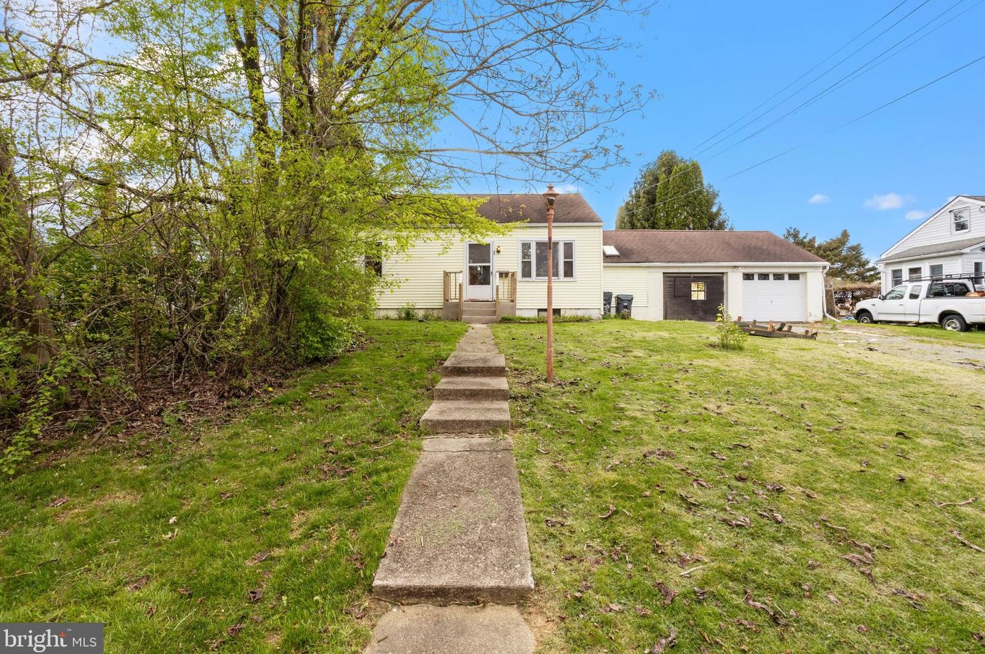 496 Franklin St, Delaware Park, NJ 08865