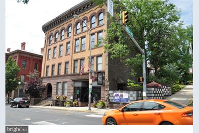 315 N Centre Street - Photo 1