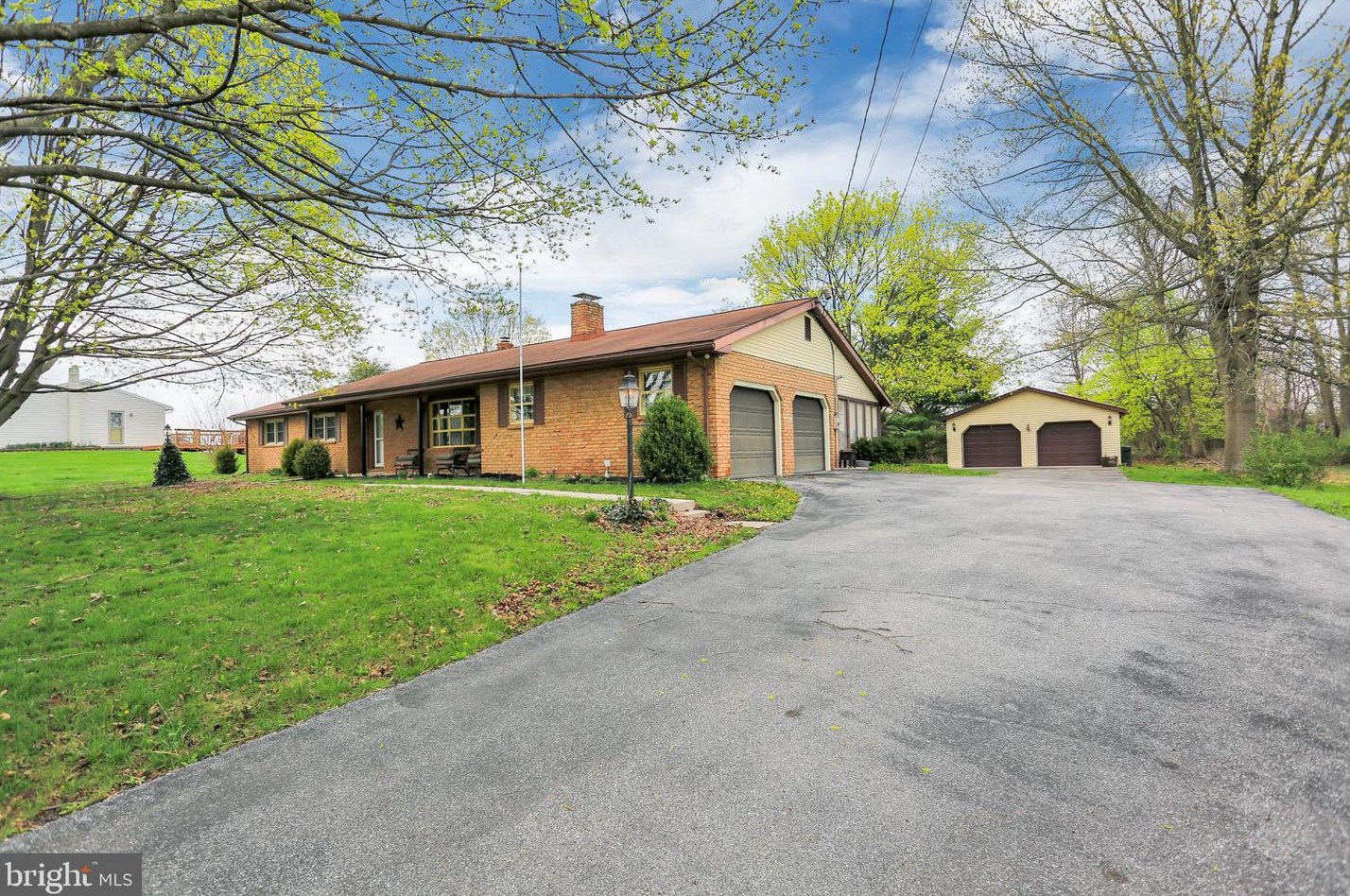 62 Weikert Rd, Gettysburg, PA 17325-7206