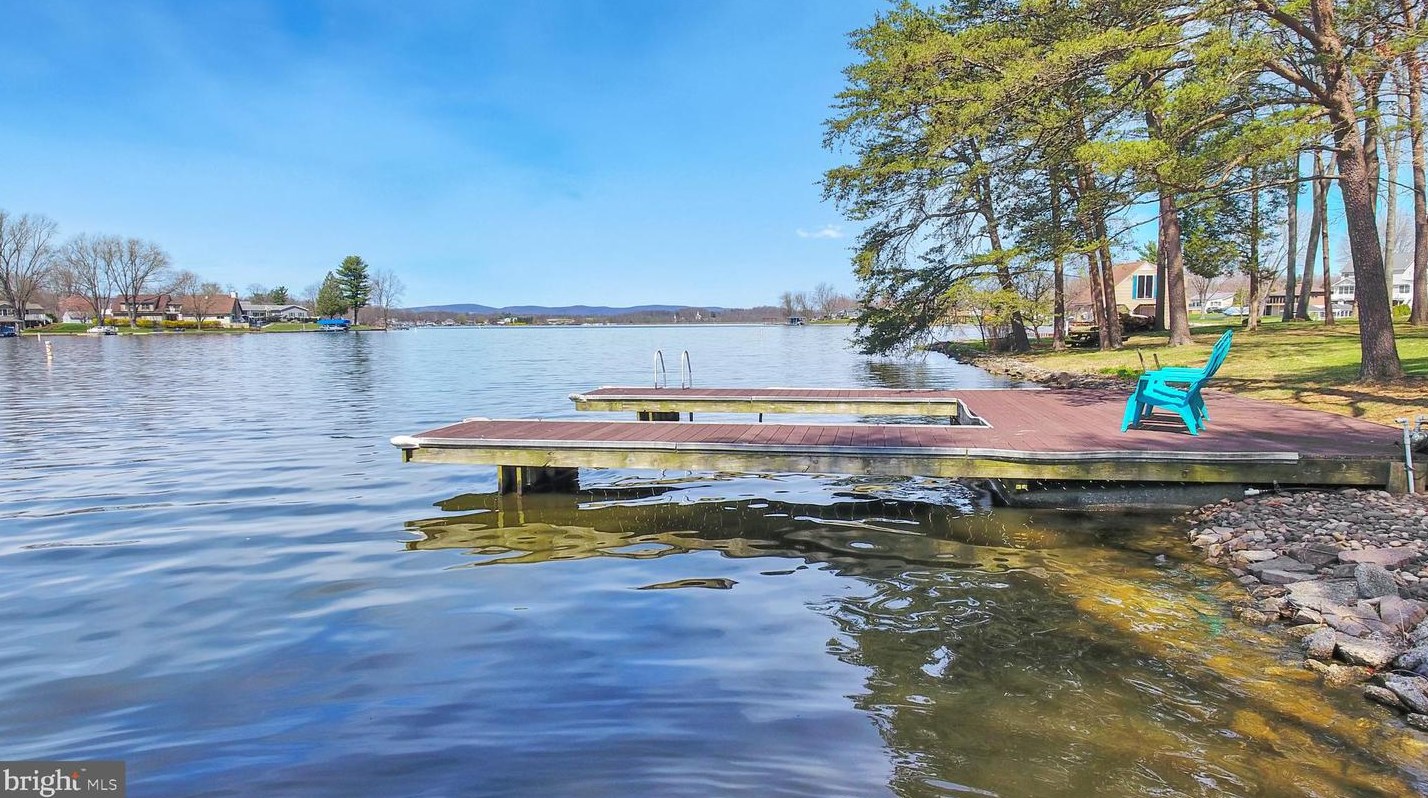 19 Bragg Dr, East Berlin PA  17316-9342 exterior