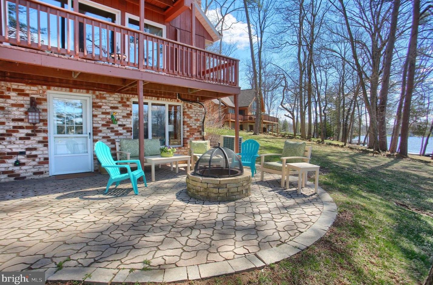 19 Bragg Dr, East Berlin PA  17316-9342 exterior