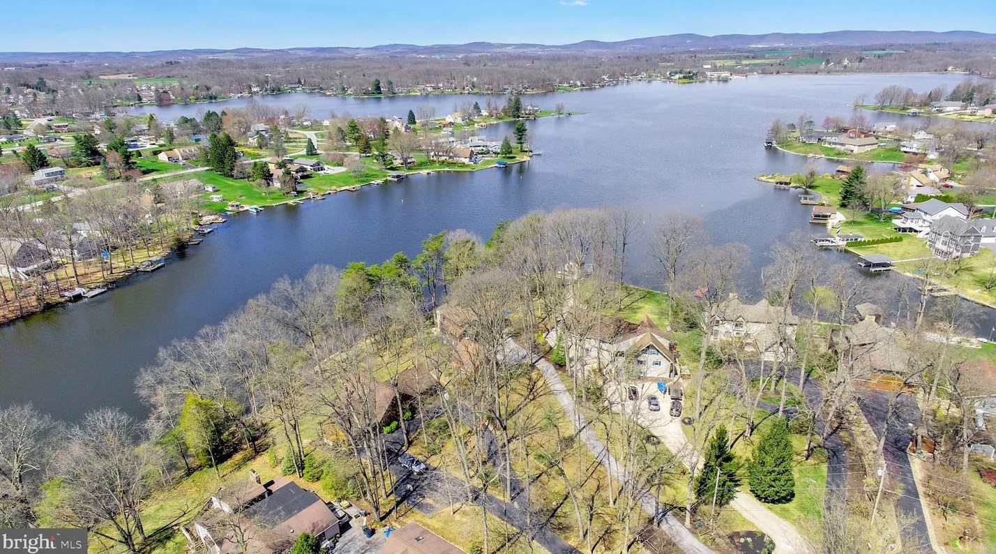 19 Bragg Dr, East Berlin PA  17316-9342 exterior