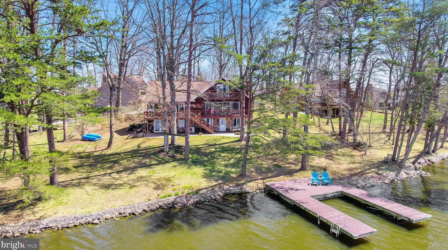 19 Bragg Dr, East Berlin PA  17316-9342 exterior