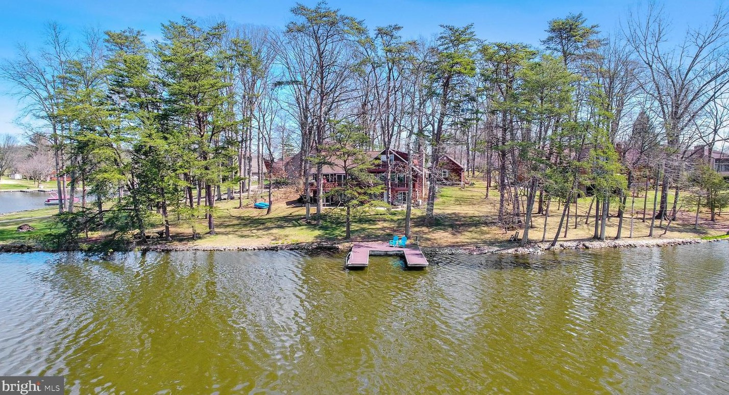 19 Bragg Dr, East Berlin PA  17316-9342 exterior