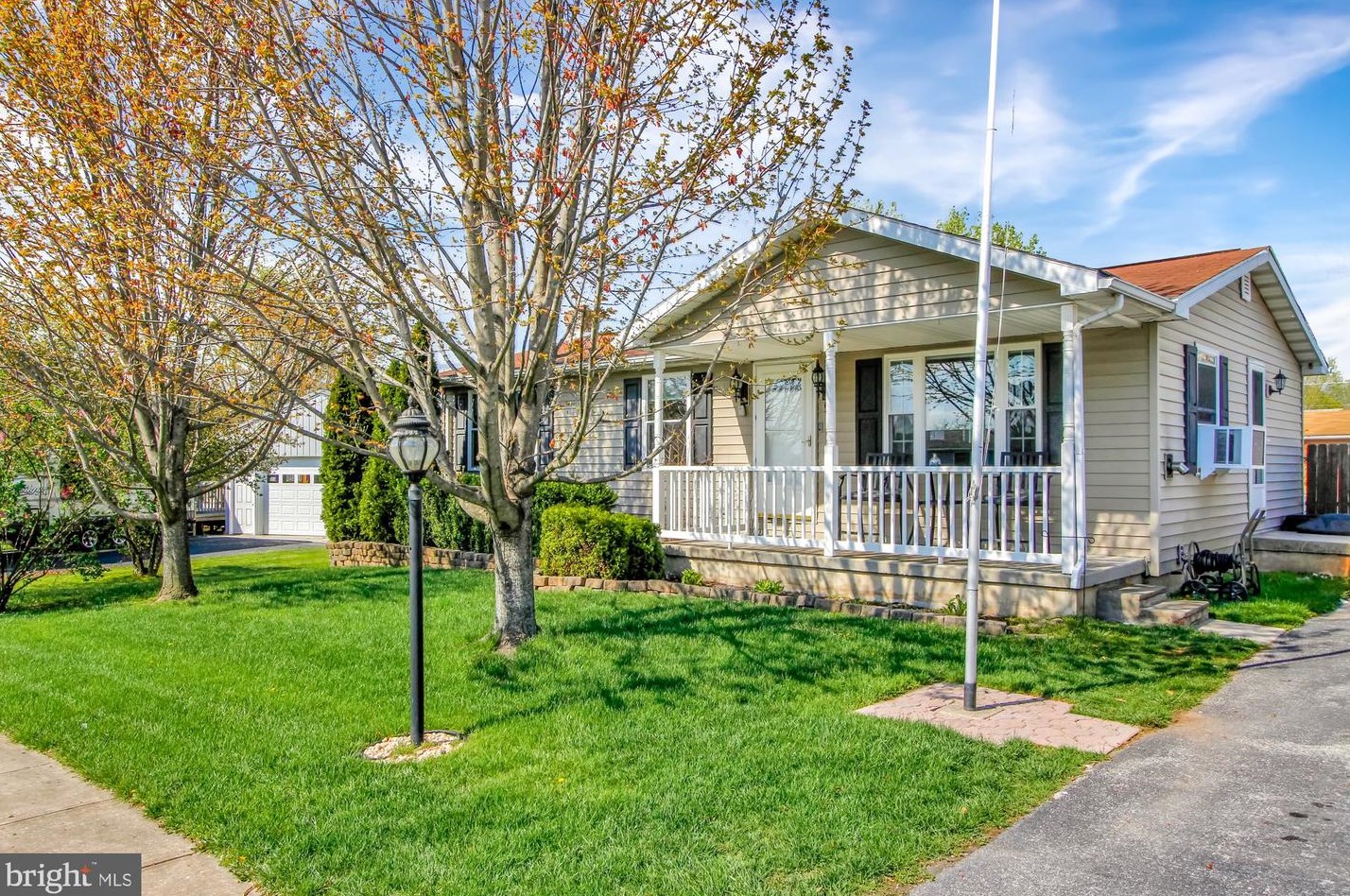 9 Spruce Ln, New Oxford, PA 17350-9319