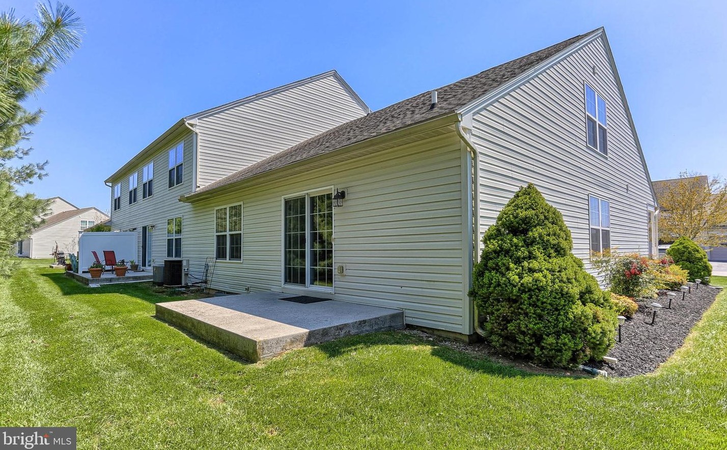 8 Cedarfield Dr, Gettysburg, PA 17325-7991