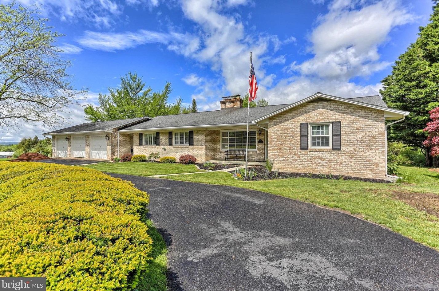 95 Herrs Ridge Rd, Gettysburg, PA 17325