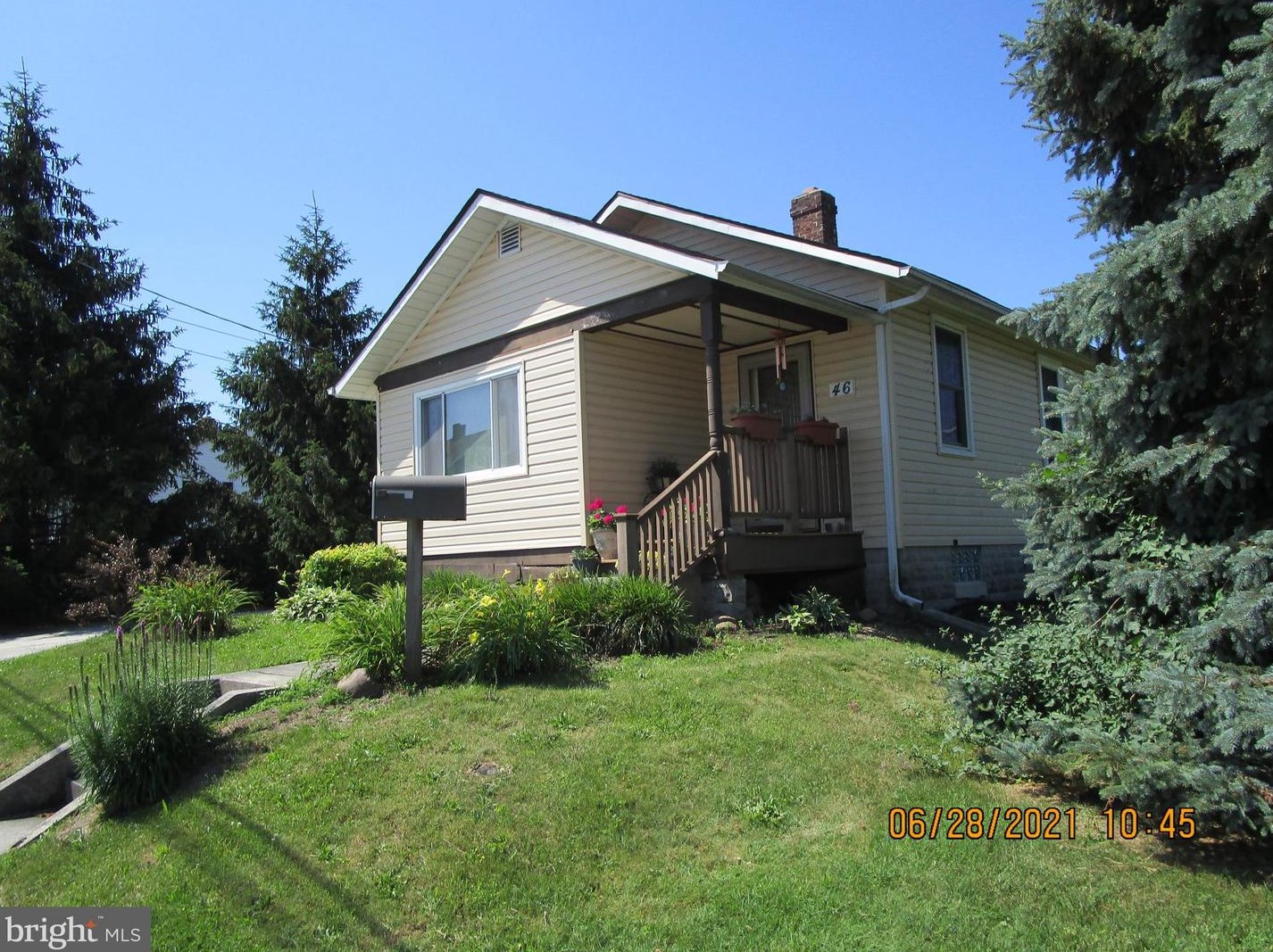 46 James Ave, Littlestown, PA 17340