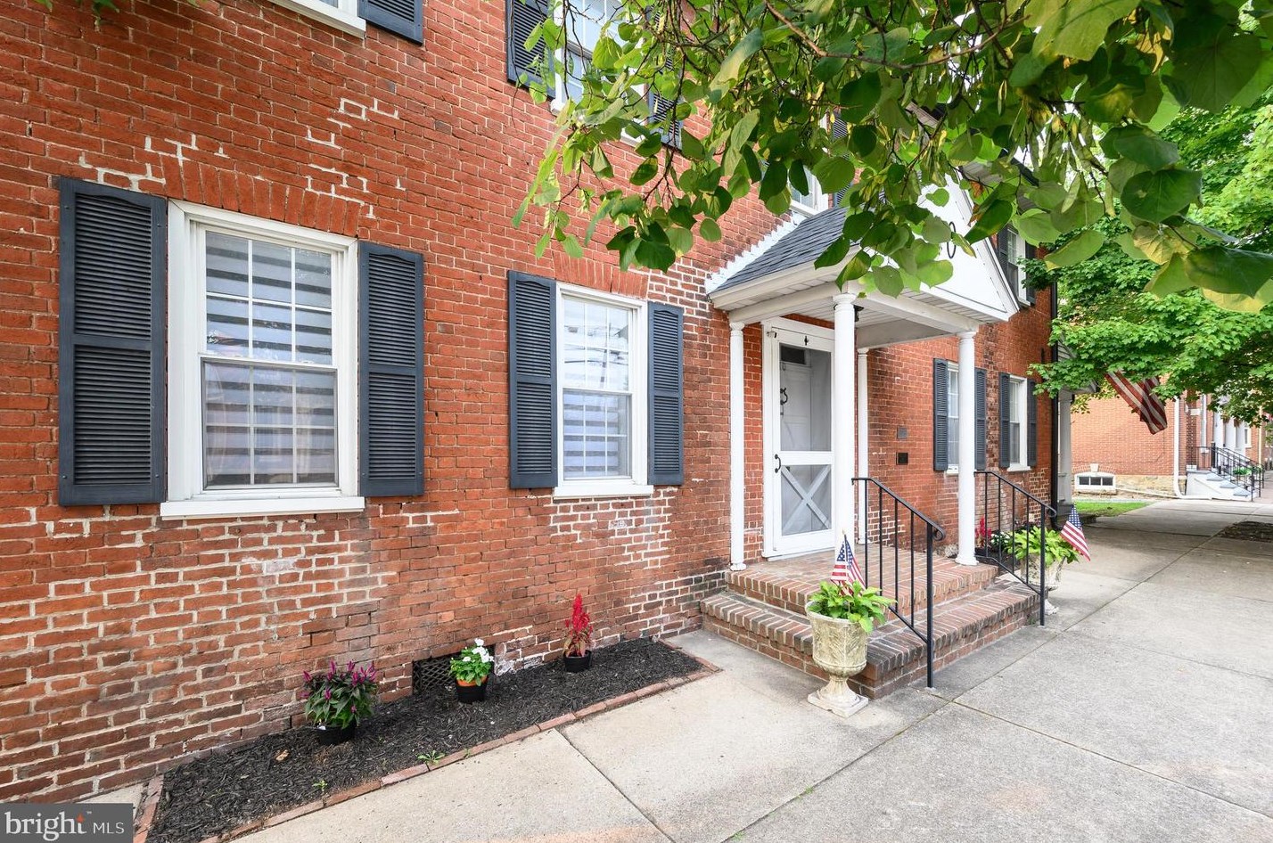 10 Lincoln Way, New Oxford, PA 17350-1209