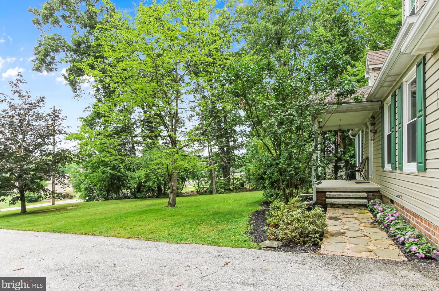 317 Lake Meade Dr, East Berlin PA  17316-9370 exterior