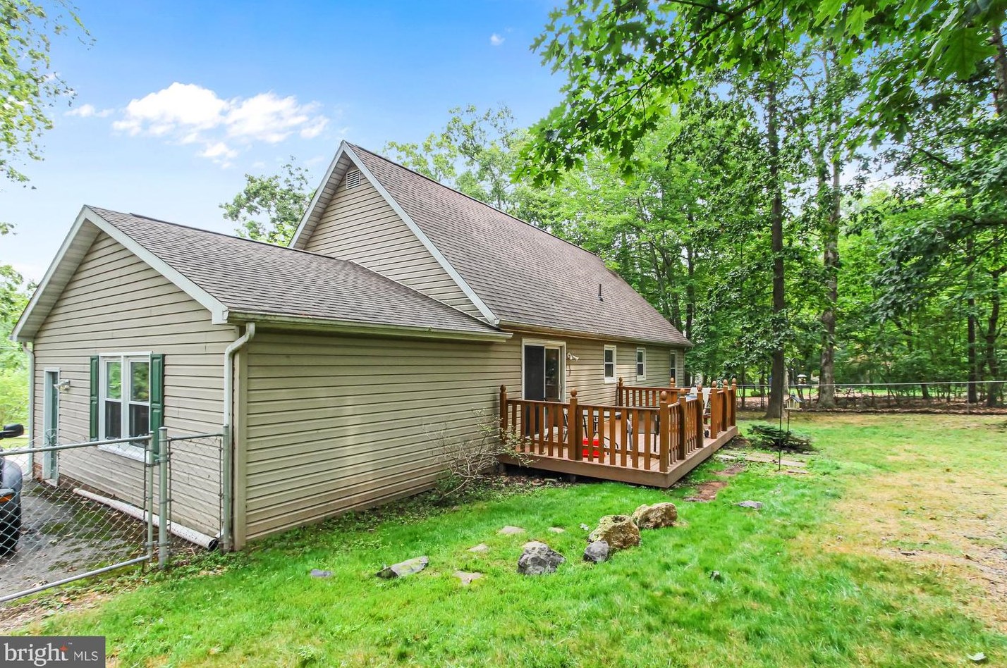 317 Lake Meade Dr, East Berlin PA  17316-9320 exterior