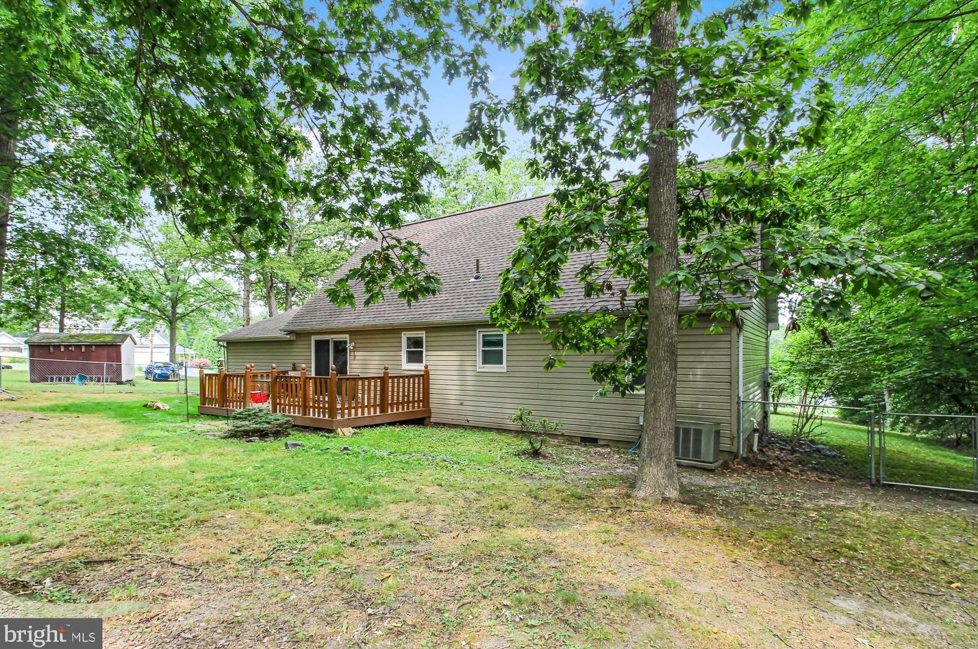 317 Lake Meade Dr, East Berlin PA  17316-9320 exterior