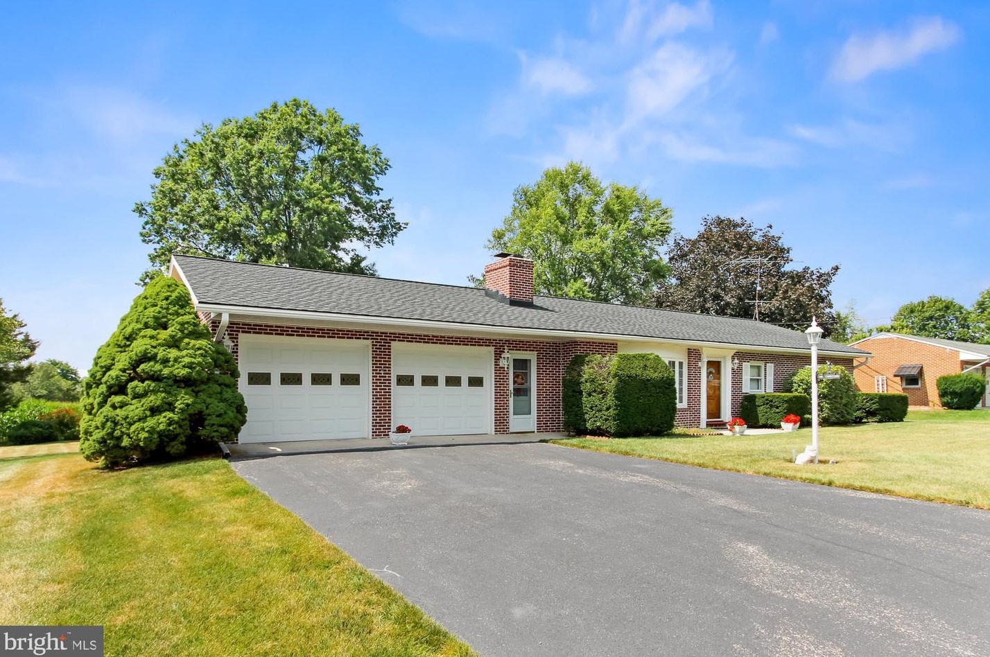 18 Sunset Dr, Gettysburg, PA 17325-7737