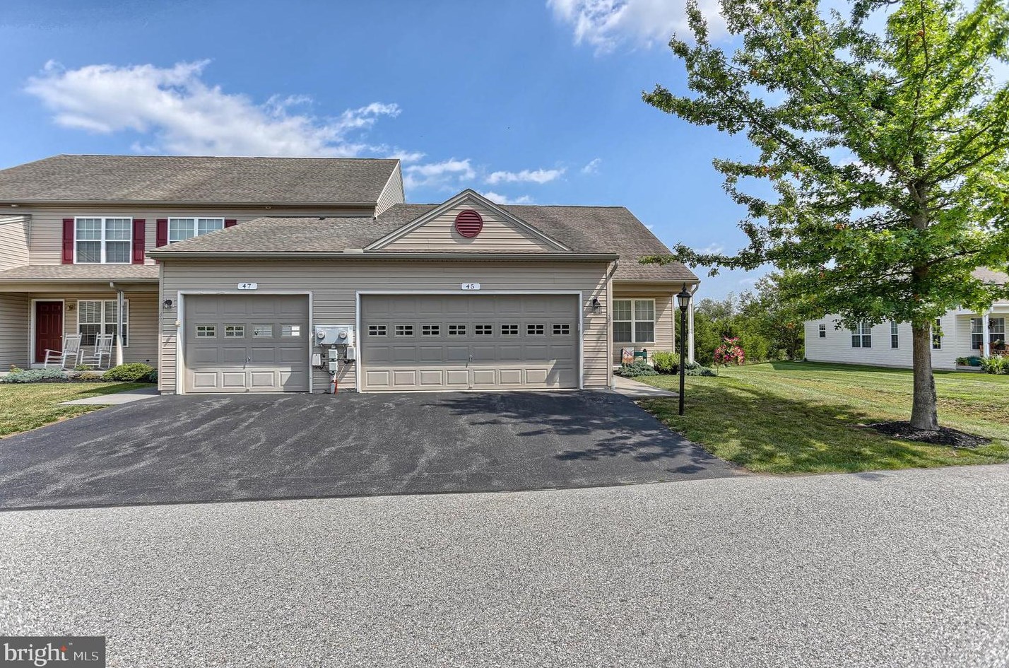 45 Cedarfield Dr, Gettysburg, PA 17325-7991