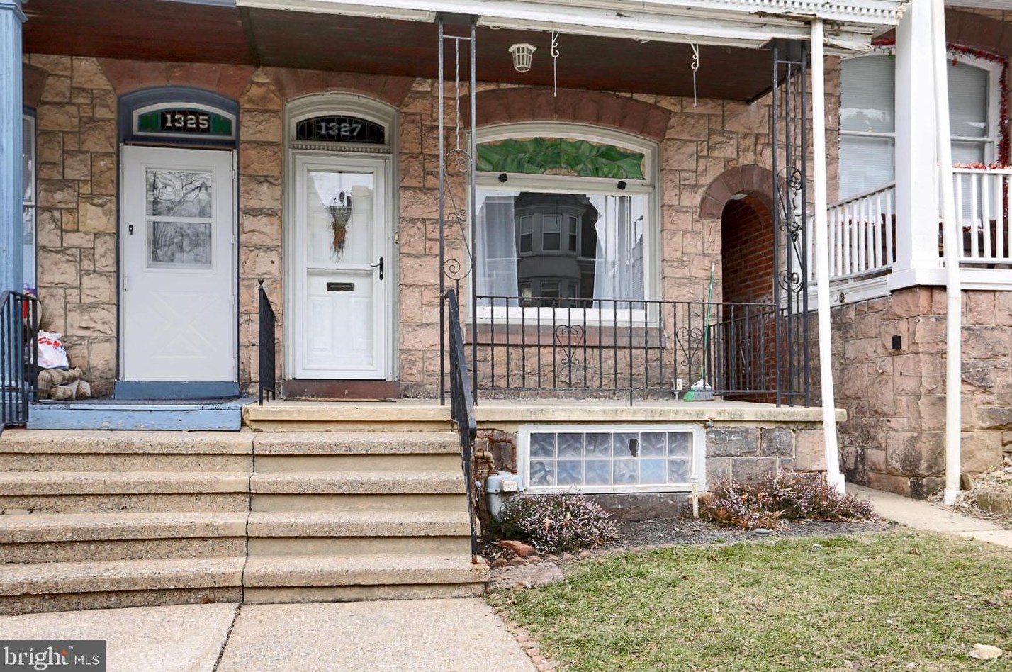 1327 Good St, Reading, PA 19602-2131