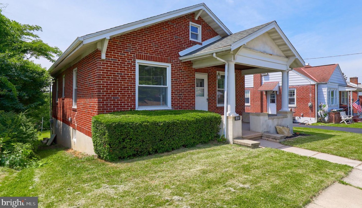 1381 Fayette Ave, Reading, PA 19607-2135