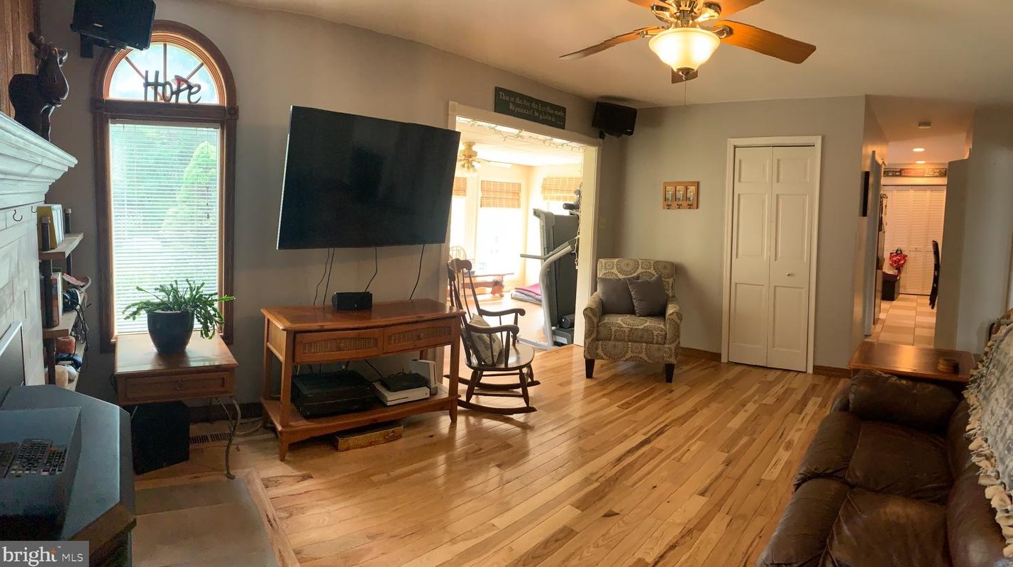 801 Evergreen Dr, Reading, PA 19610-1517
