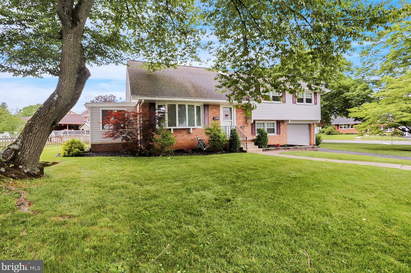 510 Lenore Pl, Reading, PA 19609-1242