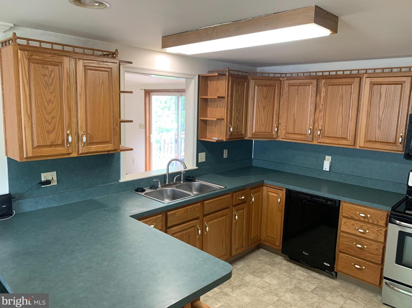 13 Elm St, Reading, PA 19607-1803