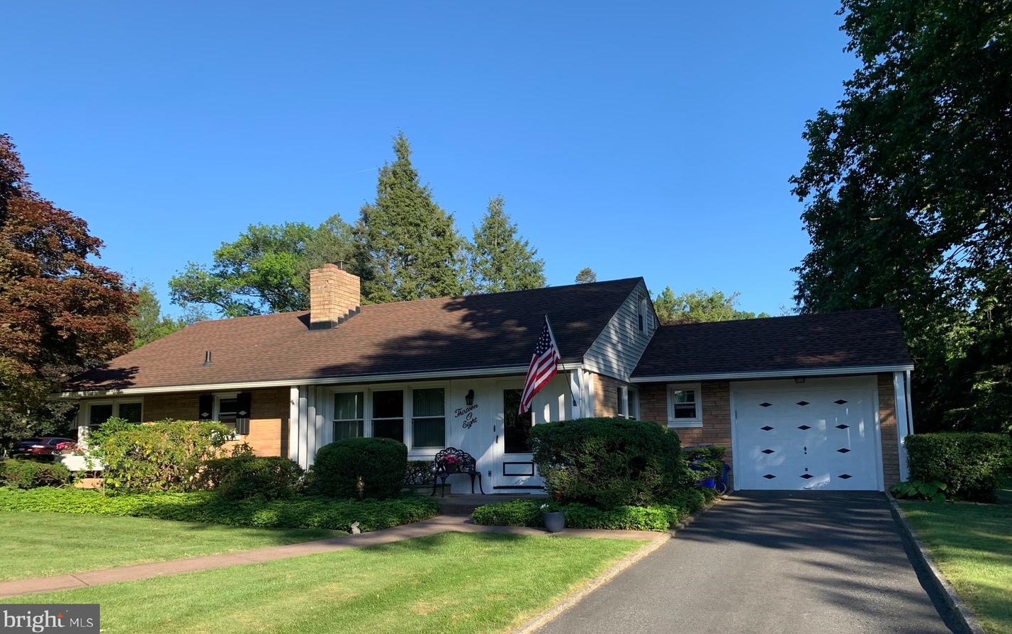 1308 Museum Rd, Reading, PA 19611-1439